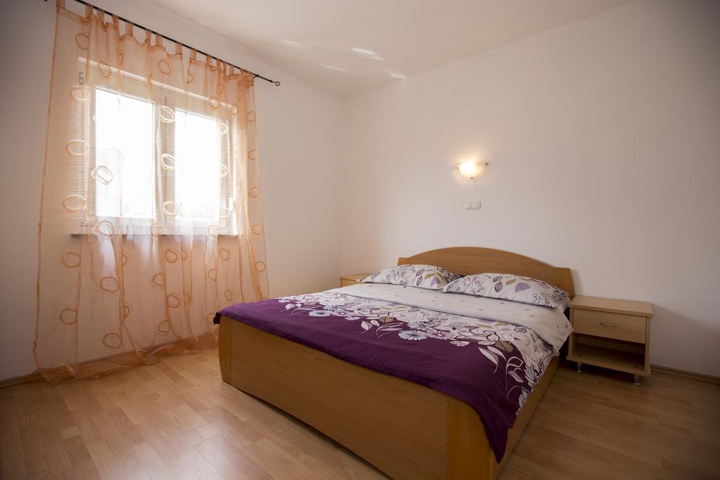Apartments Simona Lopar Pokoj fotografie