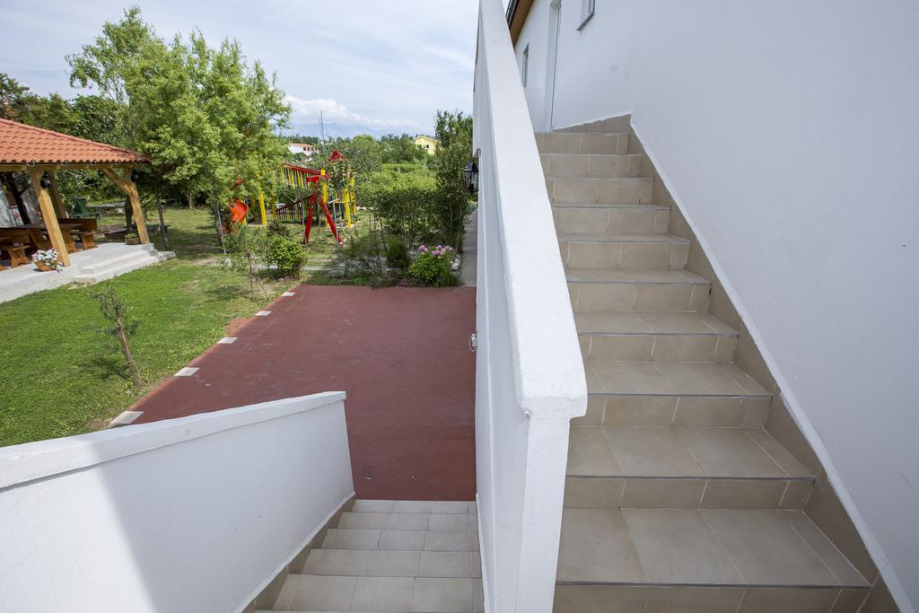 Apartments Simona Lopar Exteriér fotografie